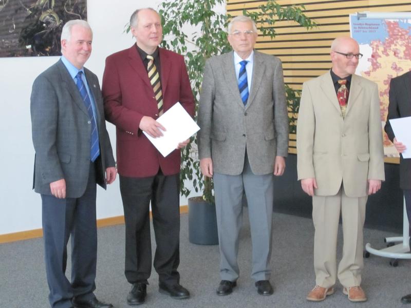 Preisverleihung, Bild: Herr Minister Reinholz (TMLFUN), Herr Bachmann und Herr Prof. Unangst (Eulensteinscher Hof e.V.)