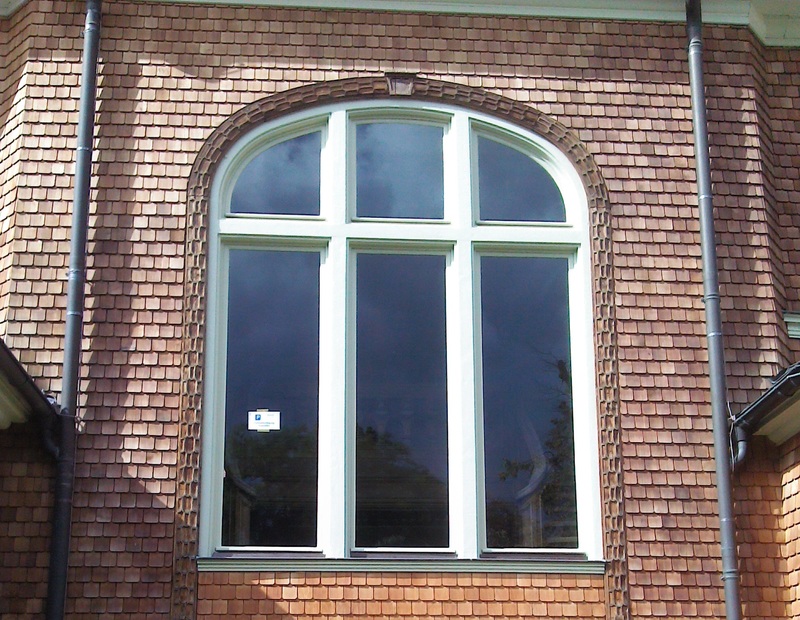 Fenstererneuerung am Herrenhaus, Panoramafenster Treppenhaus, Bild: Diakonie Landgut Holzdorf gGmbH
